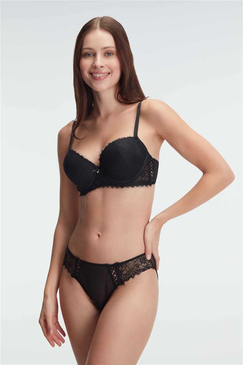 Arias Closet Destekli Dolgulu Balenli Kaplı Dantel Detaylı Sütyen Slip İç Çamaşırı Takım Arias Closet Destekli Dolgulu Balenli Kaplı Dantel Detaylı Sütyen Slip İç Çamaşırı Takım