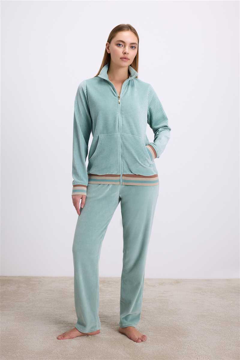 Arias Closet Kadife Dokulu Uzun Kollu Sweatshirt ve Pantolon Takımı Arias Closet Kadife Dokulu Uzun Kollu Sweatshirt ve Pantolon Takımı