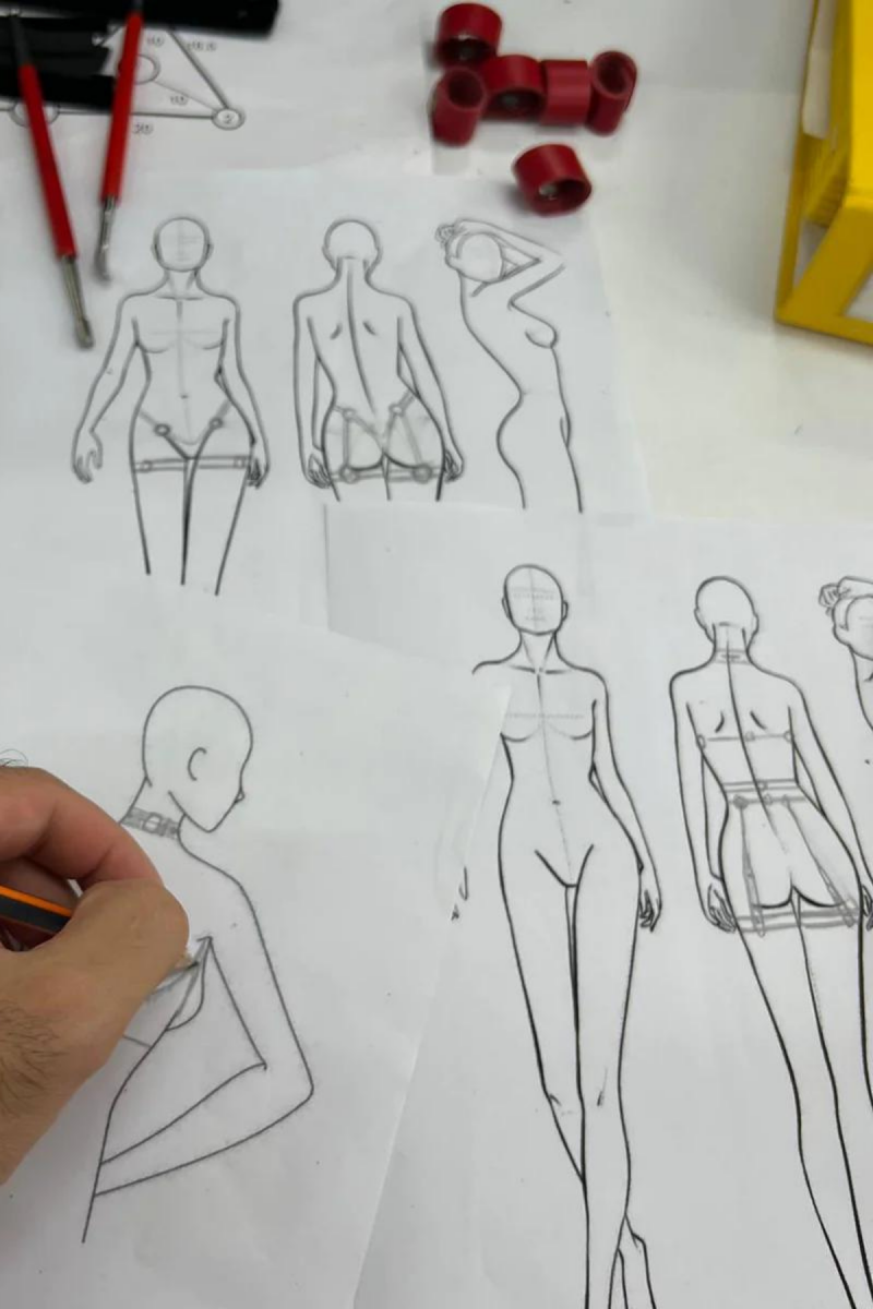 Arias Closet Fantezi Ayak Kelepce Deri Harness