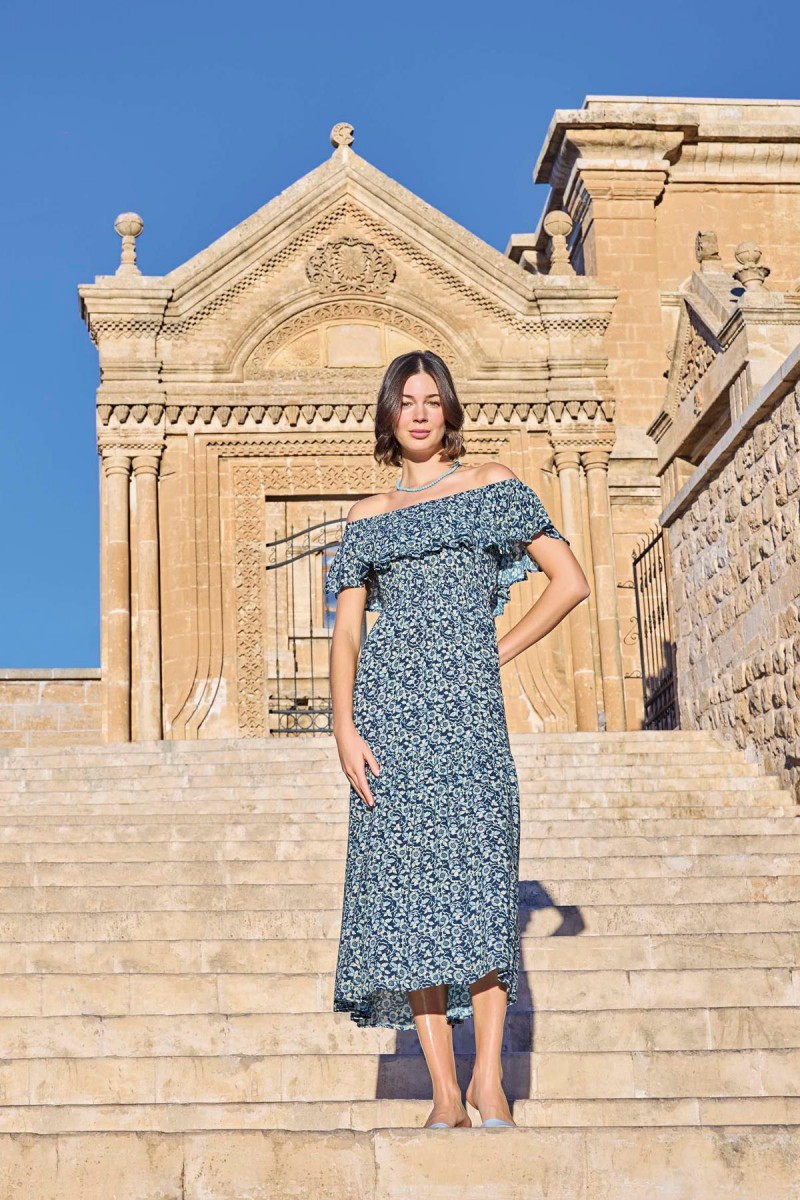 Arias Closet Çiçek Desenli Elbise Arias Closet Çiçek Desenli Elbise