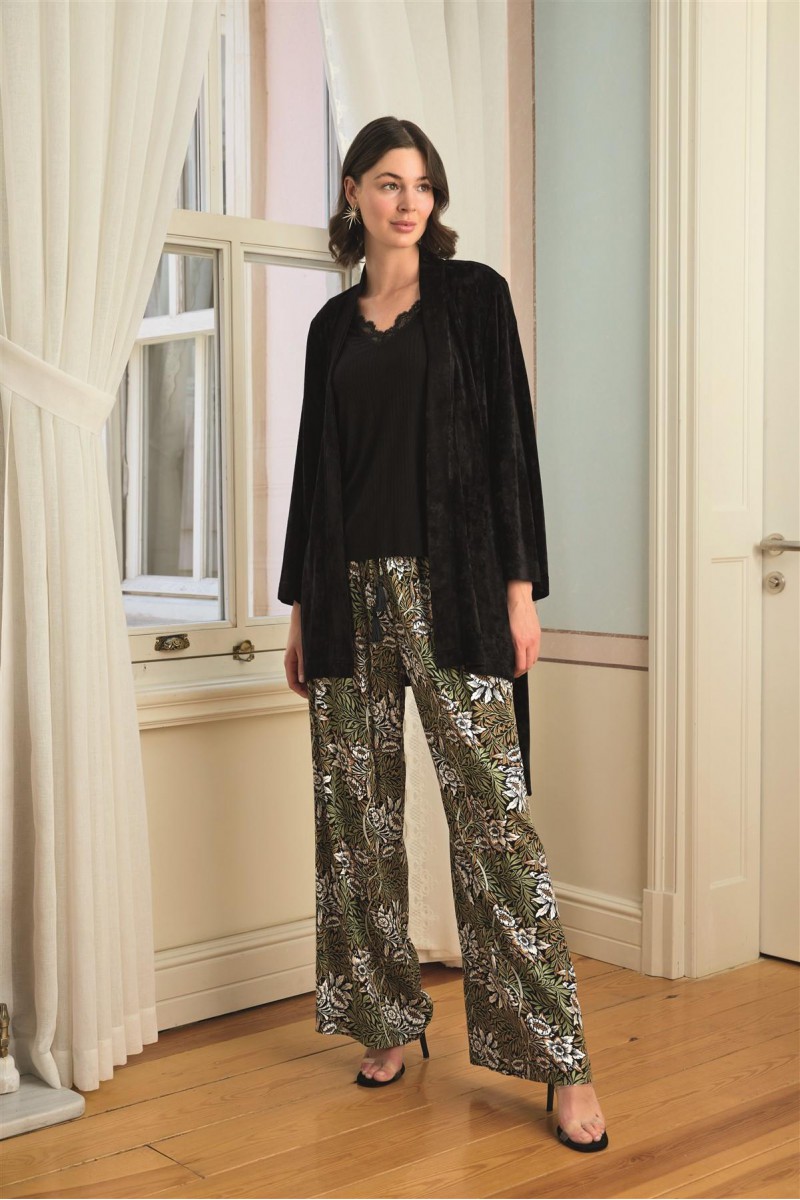 Arias Closet Çiçek Yaprak ve Etnik Desenli Dantelli 3lü Pijama Takımı Arias Closet Çiçek Yaprak ve Etnik Desenli Dantelli 3lü Pijama Takımı