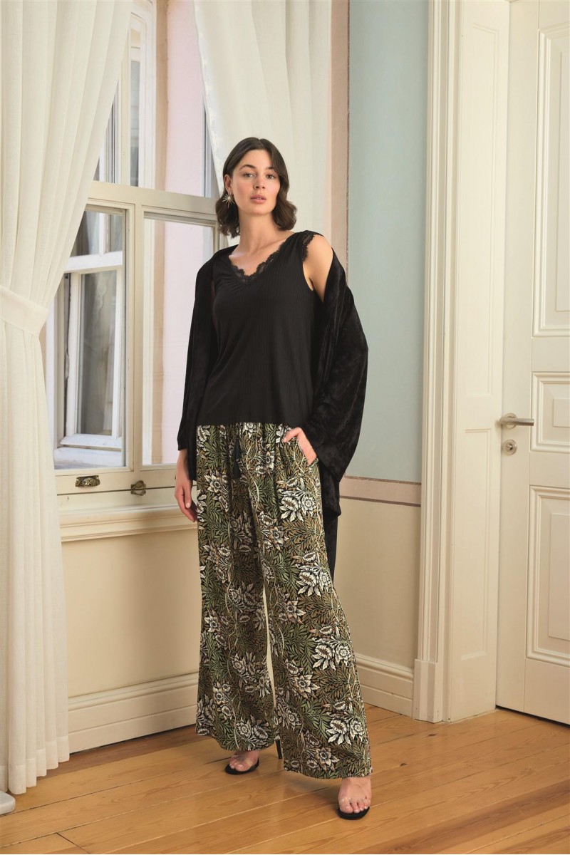 Arias Closet Çiçek Yaprak ve Etnik Desenli Dantelli 3lü Pijama Takımı Arias Closet Çiçek Yaprak ve Etnik Desenli Dantelli 3lü Pijama Takımı