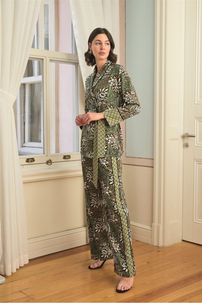 Arias Closet Çiçek Yaprak ve Etnik Desenli Pijama Takımı Arias Closet Çiçek Yaprak ve Etnik Desenli Pijama Takımı