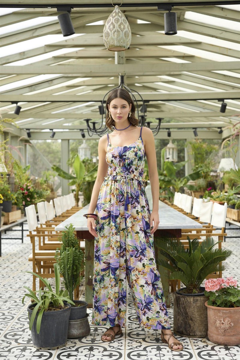 Arias Closet Çiçek ve Yaprak Desenli İp Askılı Tulum Arias Closet Çiçek ve Yaprak Desenli İp Askılı Tulum