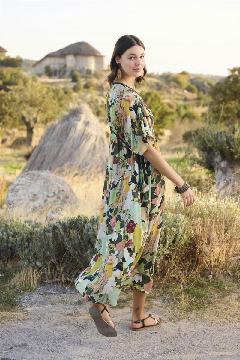 Arias Closet %100 Viskon Çiçek ve Yaprak Desenli Kısa Kollu Elbise Arias Closet %100 Viskon Çiçek ve Yaprak Desenli Kısa Kollu Elbise