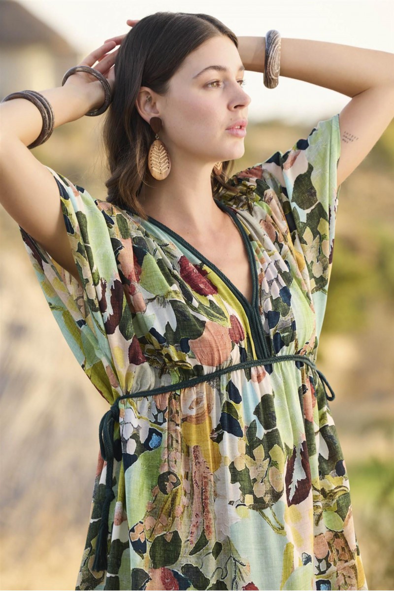 Arias Closet %100 Viskon Çiçek ve Yaprak Desenli Kısa Kollu Elbise Arias Closet %100 Viskon Çiçek ve Yaprak Desenli Kısa Kollu Elbise