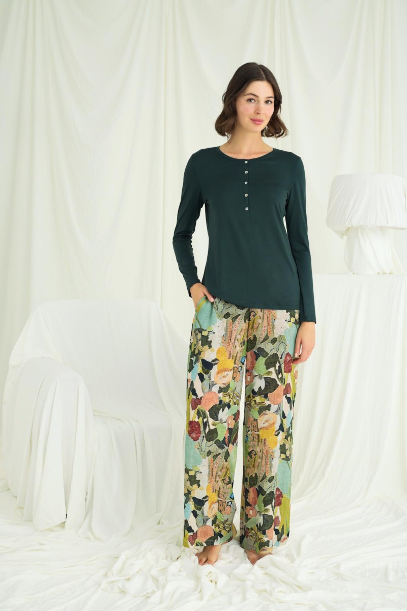 Arias Closet Çiçek ve Yaprak Desenli Pijama Takımı Arias Closet Çiçek ve Yaprak Desenli Pijama Takımı
