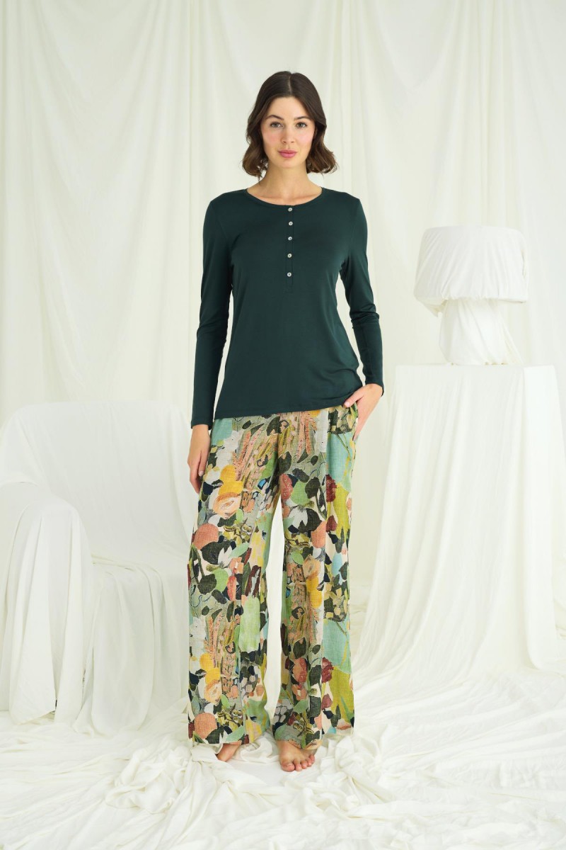 Arias Closet Çiçek ve Yaprak Desenli Pijama Takımı Arias Closet Çiçek ve Yaprak Desenli Pijama Takımı