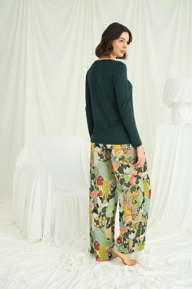 Arias Closet Çiçek ve Yaprak Desenli Pijama Takımı Arias Closet Çiçek ve Yaprak Desenli Pijama Takımı