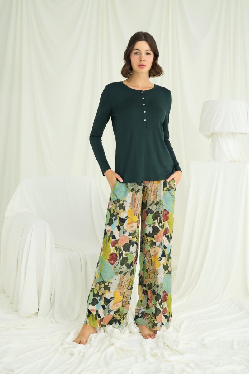 Arias Closet Çiçek ve Yaprak Desenli Pijama Takımı Arias Closet Çiçek ve Yaprak Desenli Pijama Takımı