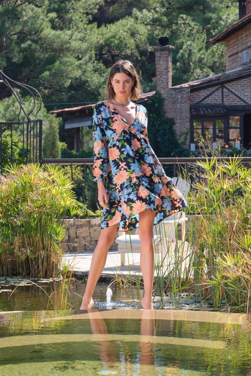 Arias Closet Viskon Çiçek ve Yaprak Desenli Uzun Kollu Elbise Arias Closet Viskon Çiçek ve Yaprak Desenli Uzun Kollu Elbise
