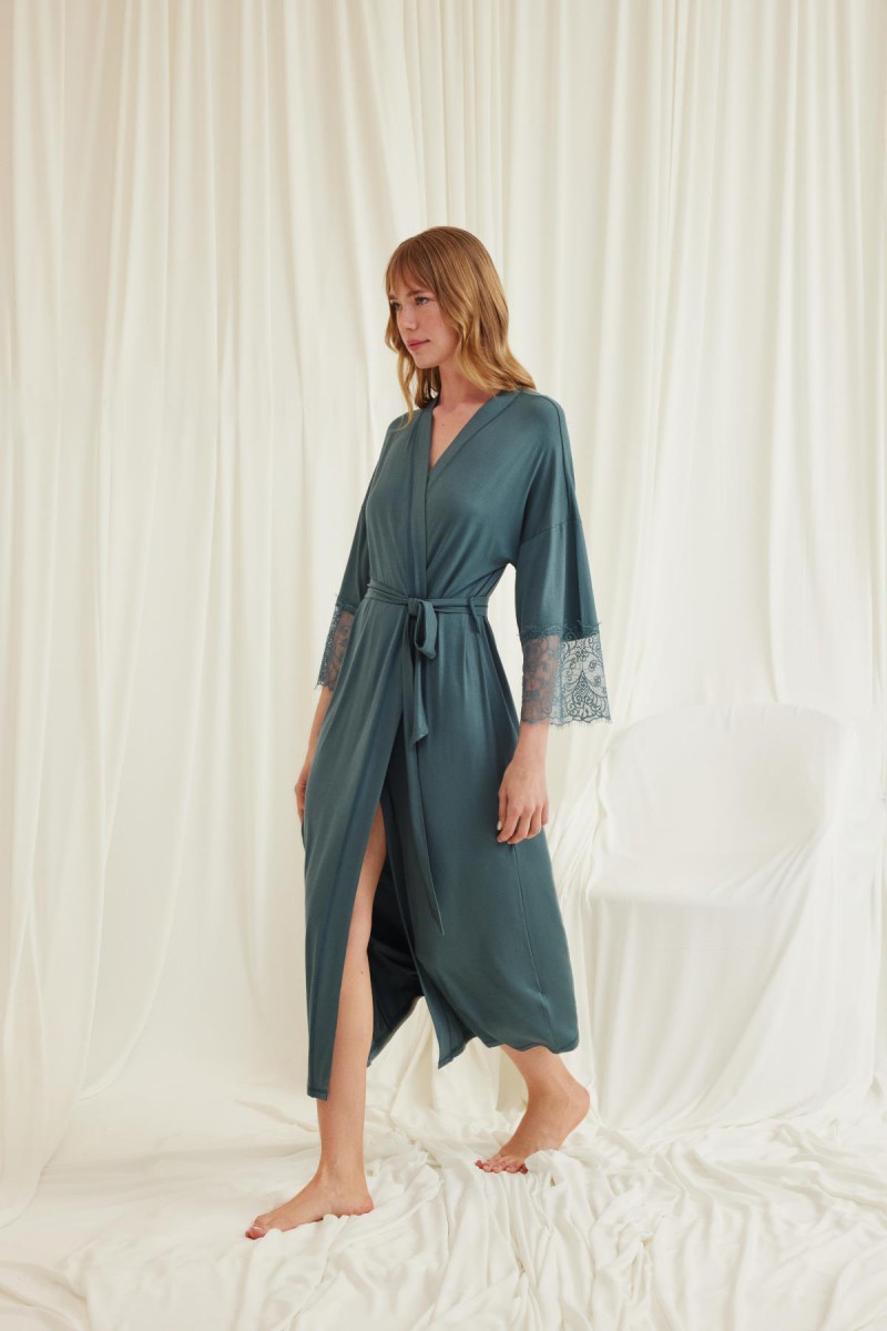 Arias Closet Dantelli ve Kuşaklı Sabahlık Arias Closet Dantelli ve Kuşaklı Sabahlık
