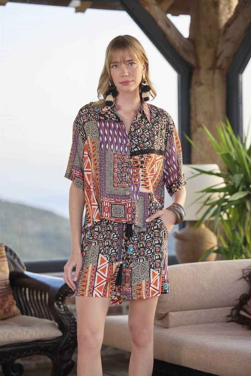 Arias Closet Etnik Desenli Önü Düğmeli Alt Üst Takım Arias Closet Etnik Desenli Önü Düğmeli Alt Üst Takım