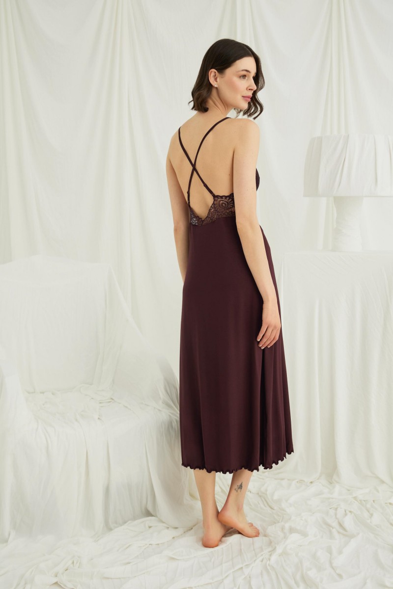 Arias Closet Göğüs ve Sırt Dekolteli Dantelli Sabahlık Takımı Arias Closet Göğüs ve Sırt Dekolteli Dantelli Sabahlık Takımı