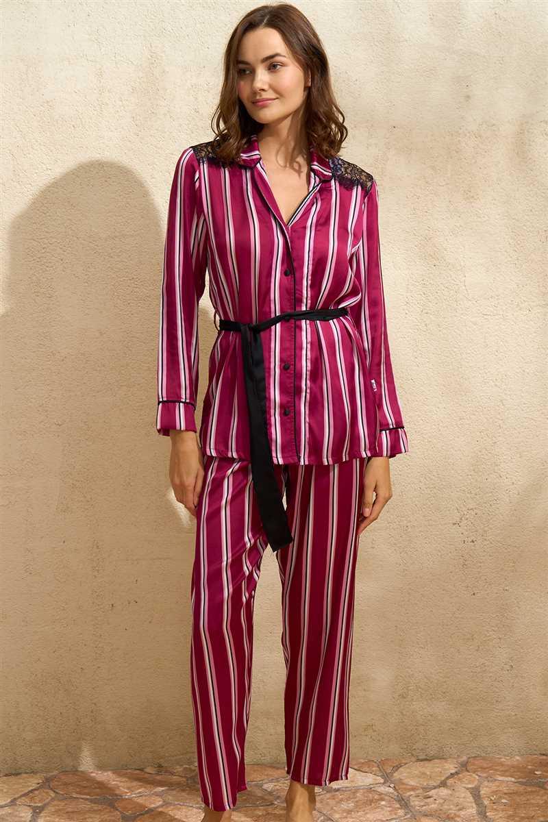 Arias Closet Saten Çizgili Düğmeli Uzun Kol Dantelli Gömlek ve Pantolon Pijama Takım (9765) Arias Closet Saten Çizgili Düğmeli Uzun Kol Dantelli Gömlek ve Pantolon Pijama Takım (9765)