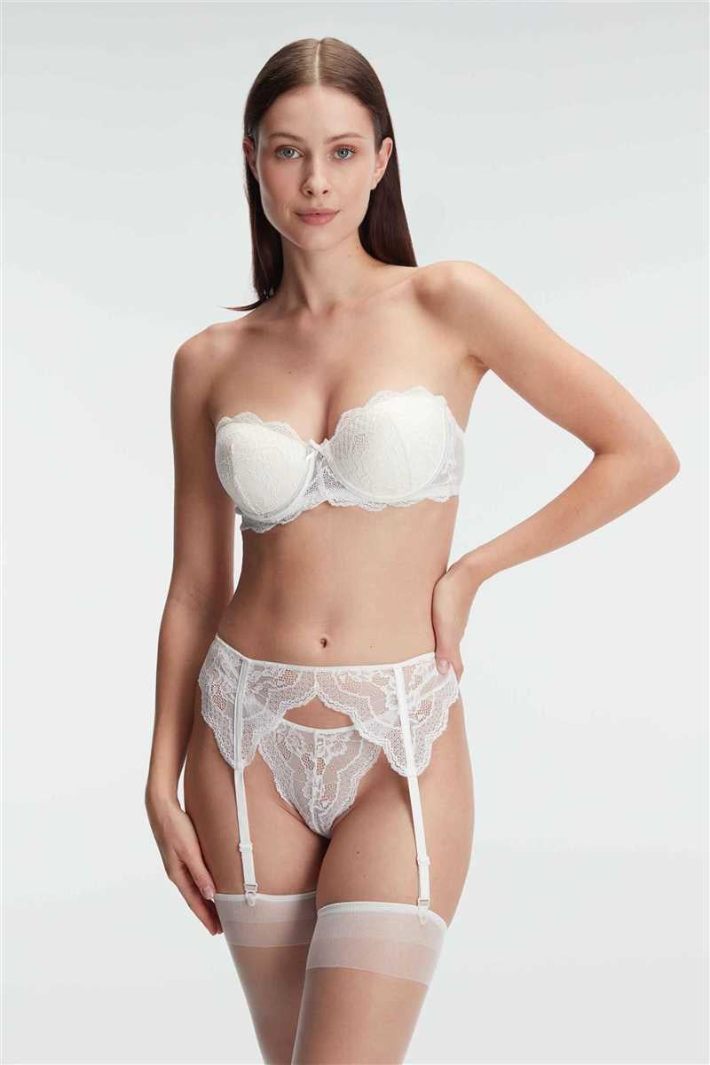 Arias Closet Sütyen, Jartiyer, String ve Çorap Takımı Arias Closet Sütyen, Jartiyer, String ve Çorap Takımı