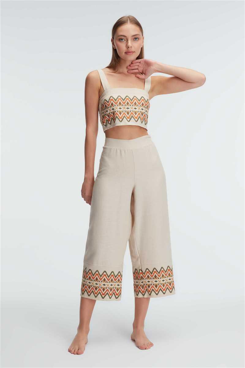 Arias Closet Askılı Oyuk U Yaka Geometrik Yazlık Uzun Nakış Detaylı Pijama Takımı Arias Closet Askılı Oyuk U Yaka Geometrik Yazlık Uzun Nakış Detaylı Pijama Takımı