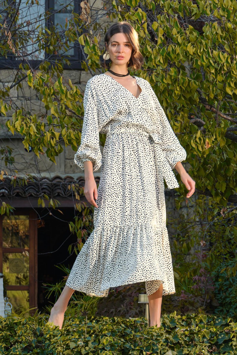Arias Closet %100 Viskon Puantiye Desenli Kuşaklı Elbise Arias Closet %100 Viskon Puantiye Desenli Kuşaklı Elbise
