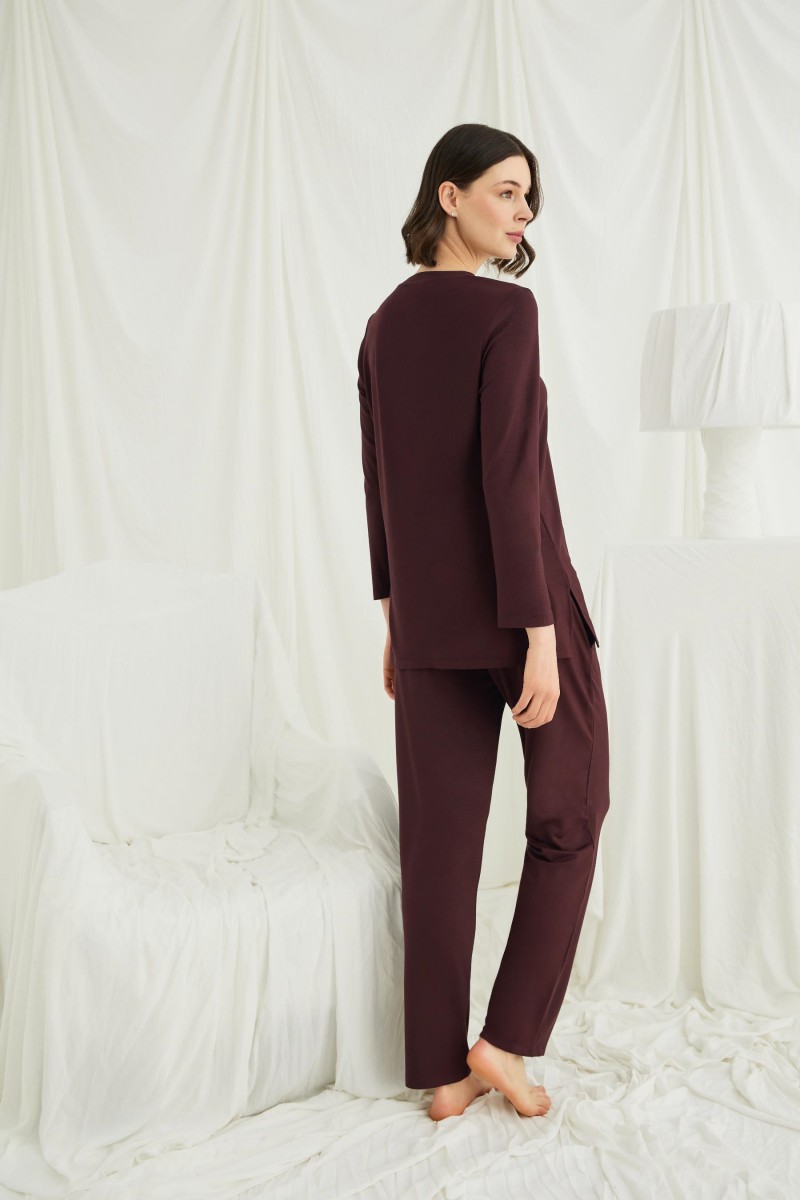 Arias Closet Uzun Kollu Boydan Düğmeli V Yaka Pijama Takımı Arias Closet Uzun Kollu Boydan Düğmeli V Yaka Pijama Takımı
