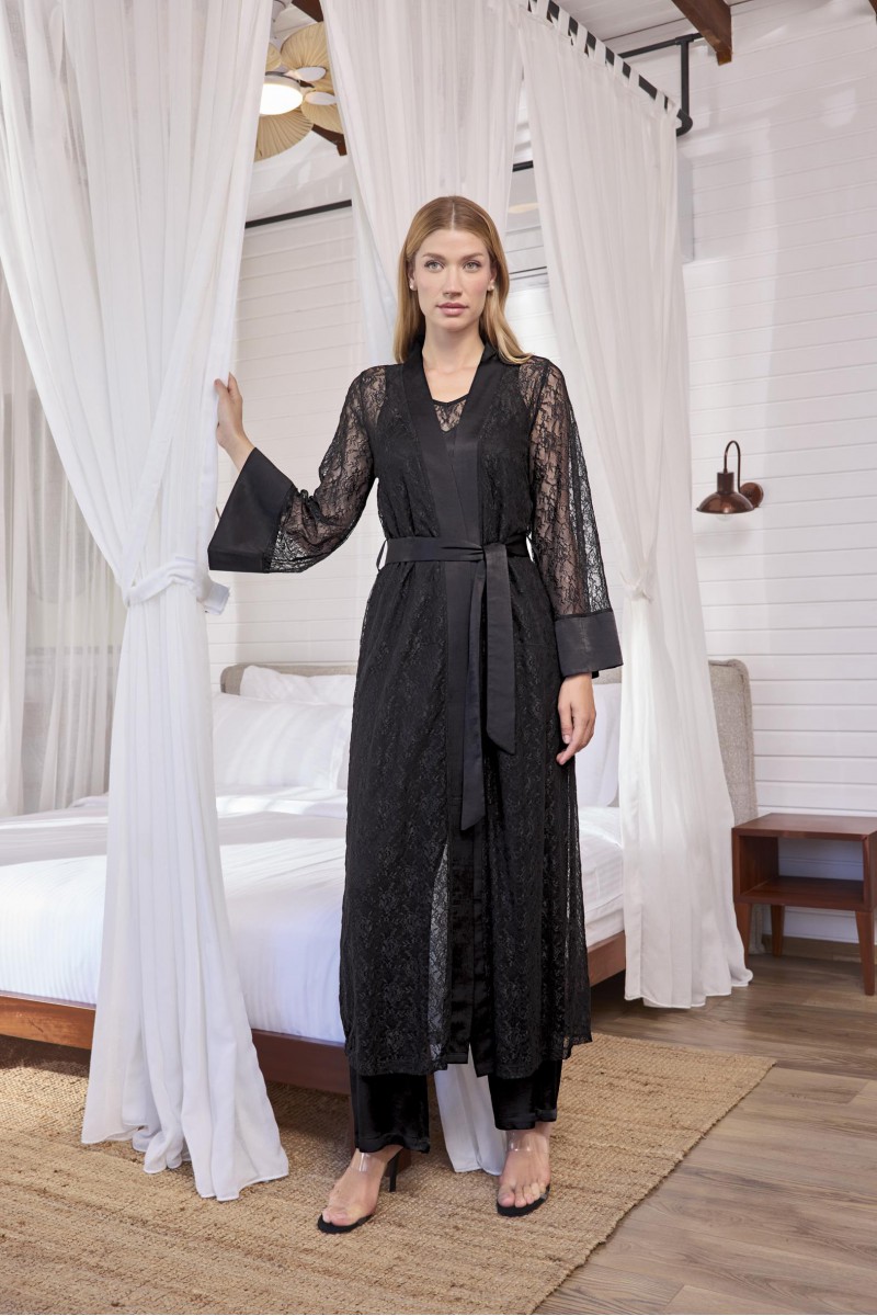 Arias Closet Uzun Kollu Dantelli ve Kuşaklı Sabahlık Arias Closet Uzun Kollu Dantelli ve Kuşaklı Sabahlık