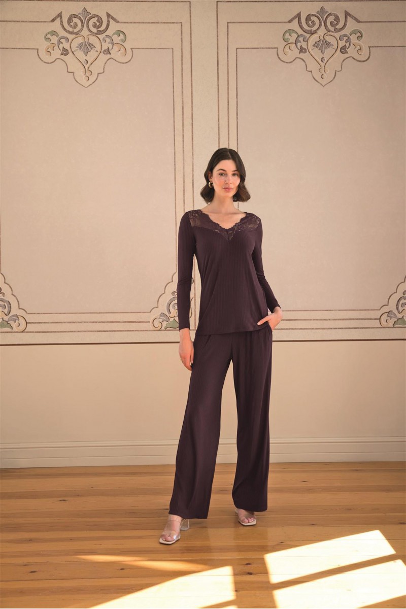 Arias Closet Uzun Kollu ve Dantelli Pijama Takımı Arias Closet Uzun Kollu ve Dantelli Pijama Takımı