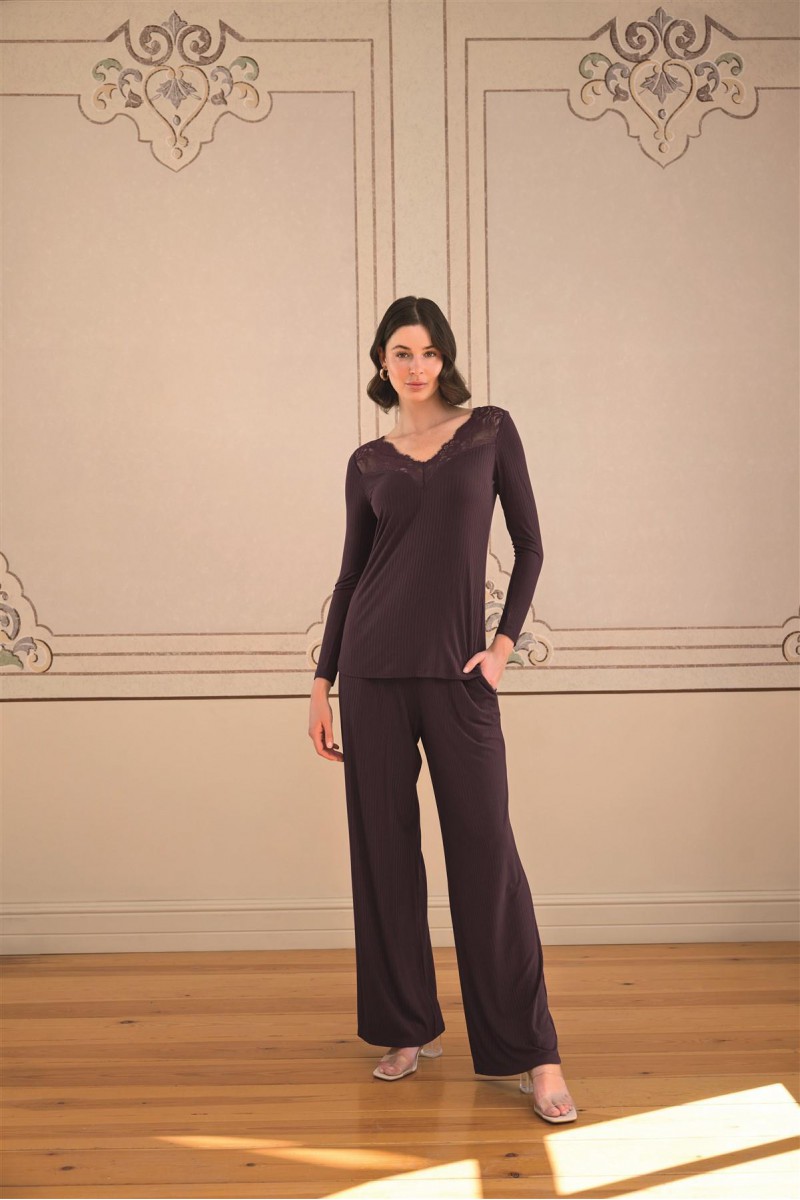 Arias Closet Uzun Kollu ve Dantelli Pijama Takımı Arias Closet Uzun Kollu ve Dantelli Pijama Takımı