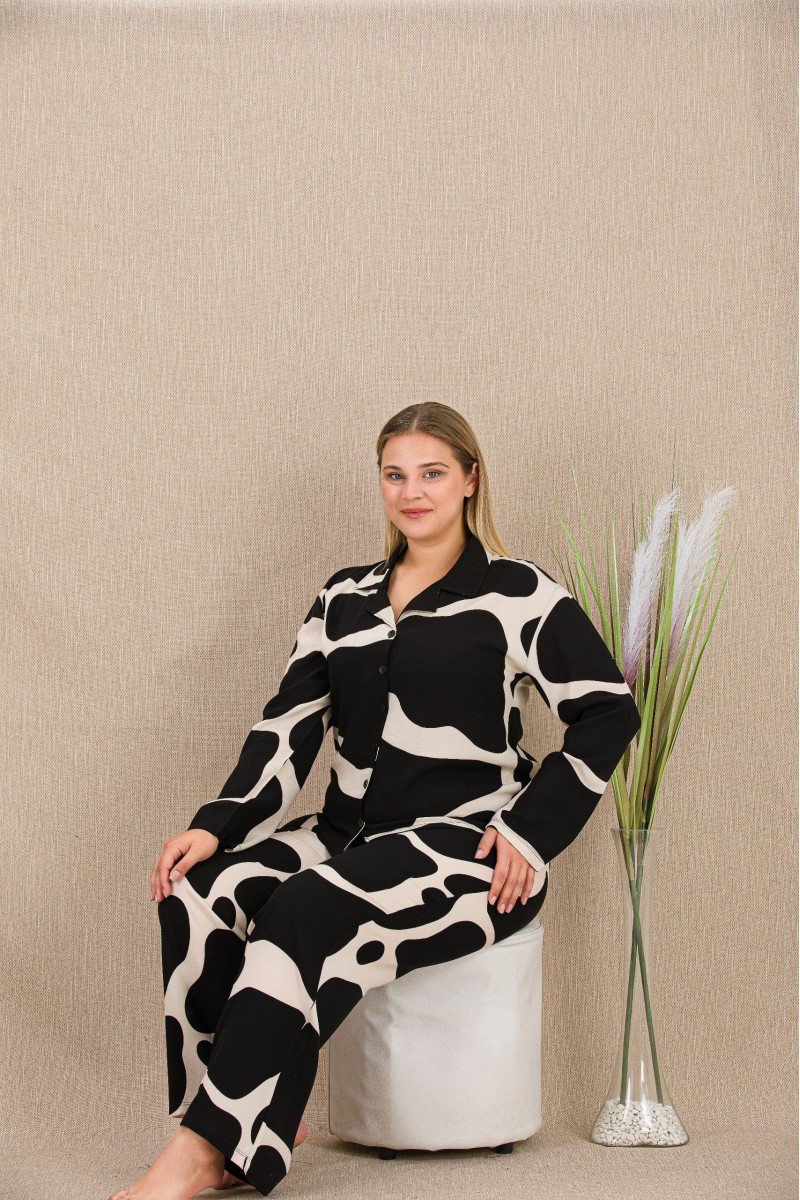 Arias Closet Büyük Beden Siyah Beyaz Desenli Düğmeli Uzun Kol Viskon Pijama Takımı Arias Closet Büyük Beden Siyah Beyaz Desenli Düğmeli Uzun Kol Viskon Pijama Takımı