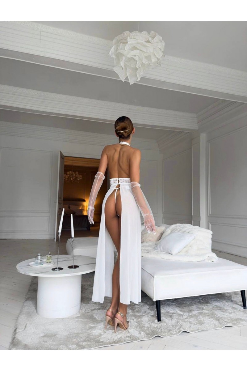 Arias Closet Özel Tasarım Beyaz Dantel İşlemeli Göğüs Detaylı Yırtmaçlı Fantezi Gecelik Arias Closet Özel Tasarım Beyaz Dantel İşlemeli Göğüs Detaylı Yırtmaçlı Fantezi Gecelik